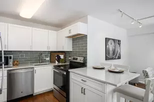 2909 N Sheridan Rd, Chicago, IL 60657 - Photo 6
