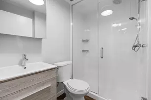 5718 N Winthrop Ave, Chicago, IL 60660 - Photo 8