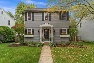 920 Britta Ln, Geneva, IL 60134 - Photo 1