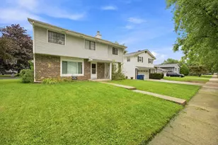 2714 Lydia St, Waukegan, IL 60085 - Photo 2