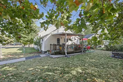 1004 Hester Avenue, Centralia, IL 62801 - Photo 8