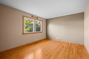 1132 E Valley Ln, Arlington Heights, IL 60004 - Photo 10