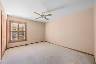 1132 E Valley Ln, Arlington Heights, IL 60004 - Photo 18