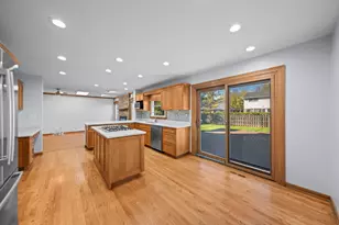 1132 E Valley Ln, Arlington Heights, IL 60004 - Photo 6