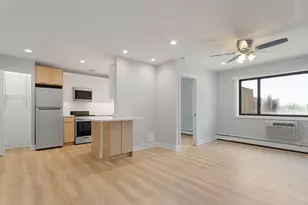 6021 N Winthrop Ave, Chicago, IL 60660 - Photo 2