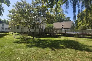100 W Charles St, McLean, IL 61754 - Photo 2