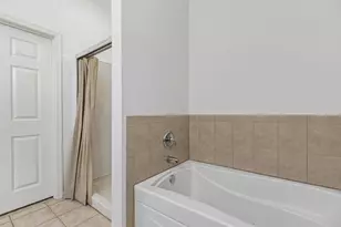 8210 Tremont Ln, Joliet, IL 60431 - Photo 24