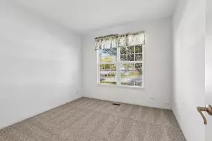 8210 Tremont Ln, Joliet, IL 60431 - Photo 16