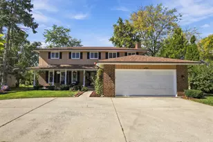458 S Park Blvd, Glen Ellyn, IL 60137 - Photo 2