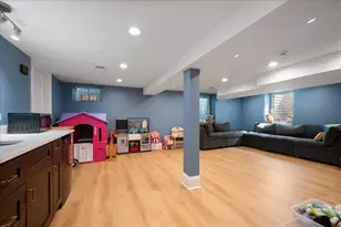 3902 Greenleaf St, Skokie, IL 60076 - Photo 16