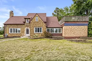 980 S State St, Elgin, IL 60123 - Photo 1