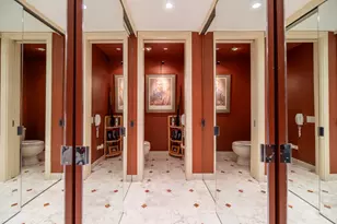 111 W Maple St, Chicago, IL 60610 - Photo 32