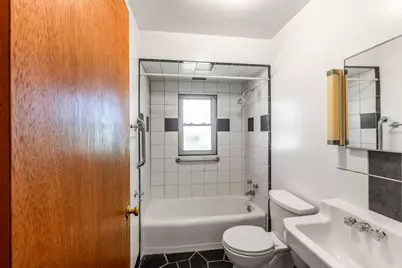 27 Pleasant Avenue, Highwood, IL 60040 - Photo 8