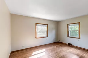 27 Pleasant Ave, Highwood, IL 60040 - Photo 10