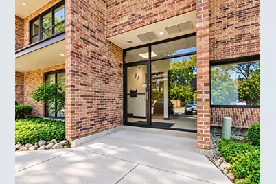 501 W Ogden Avenue #4, Hinsdale, IL 60521 - Photo 2