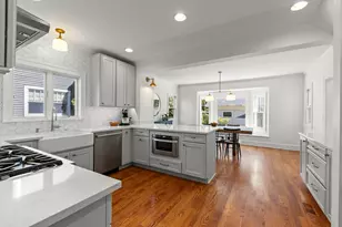 229 N Main St, Glen Ellyn, IL 60137 - Photo 8