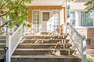 1841 W Morse Ave, Chicago, IL 60626 - Photo 2