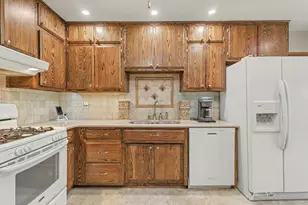8507 167th St, Tinley Park, IL 60487 - Photo 4