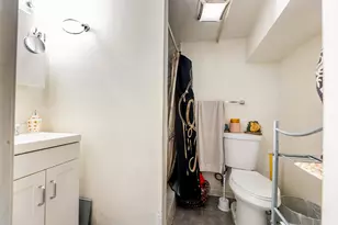8031 S Woodlawn Ave, Chicago, IL 60619 - Photo 18