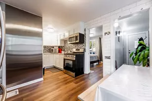 8031 S Woodlawn Ave, Chicago, IL 60619 - Photo 6