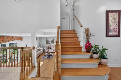 240 Iris Drive, Streamwood, IL 60107 - Photo 10