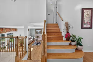 240 Iris Dr, Streamwood, IL 60107 - Photo 10