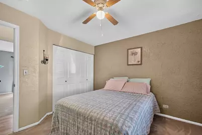 240 Iris Drive, Streamwood, IL 60107 - Photo 24