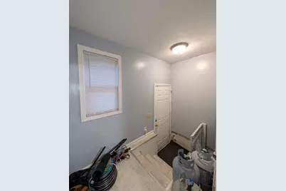 819 E Monroe Street, Bloomington, IL 61701 - Photo 10