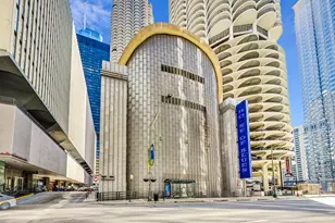 300 N State St, Chicago, IL 60654 - Photo 2
