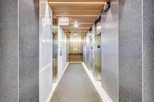 300 N State St, Chicago, IL 60654 - Photo 32