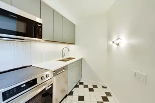 300 N State St, Chicago, IL 60654 - Photo 6