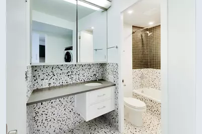 300 N State Street #3106, Chicago, IL 60654 - Photo 14