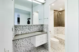 300 N State St, Chicago, IL 60654 - Photo 14