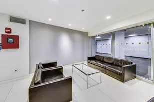 300 N State St, Chicago, IL 60654 - Photo 30