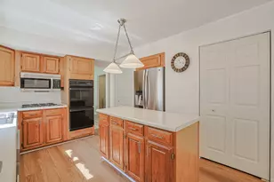 52 Darlington Dr, Hawthorn Woods, IL 60047 - Photo 6