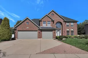 16305 Riverwood Dr, Plainfield, IL 60586 - Photo 2