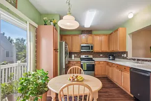 641 S Rosehall Ln, Round Lake, IL 60073 - Photo 8