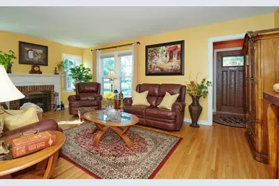 515 Preston Avenue, Elgin, IL 60120 - Photo 8