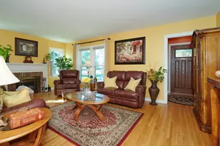 515 Preston Ave, Elgin, IL 60120 - Photo 8