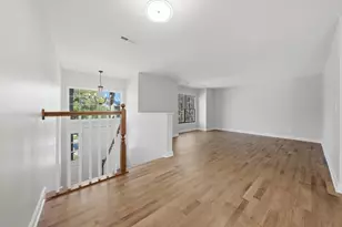 518 Harlowe Ln, Naperville, IL 60565 - Photo 8