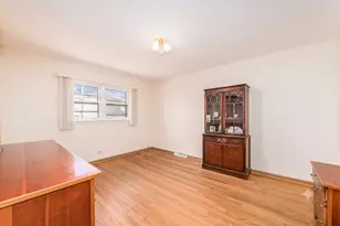 8516 N Ozanam Ave, Niles, IL 60714 - Photo 10