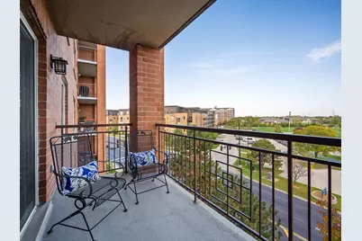 1 N Beacon Place #404, La Grange, IL 60525 - Photo 8