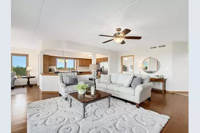 1 N Beacon Place #404, La Grange, IL 60525 - Photo 4