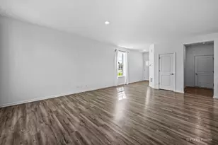 1303 Draper Rd, McHenry, IL 60050 - Photo 12