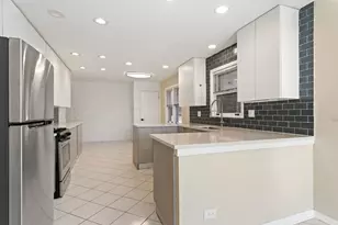 4945 N Neva Ave, Chicago, IL 60656 - Photo 4