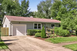 324 Birchwood Ln, Dekalb, IL 60115 - Photo 1