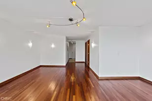 330 W Diversey Pkwy, Chicago, IL 60657 - Photo 12