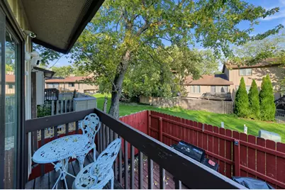 563 Forum Drive, Roselle, IL 60172 - Photo 12