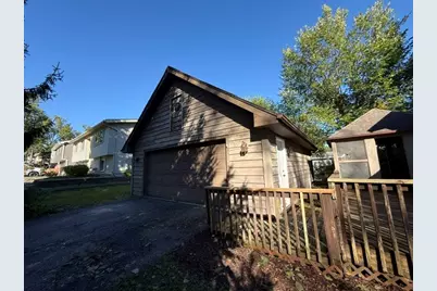 124 Hilltop Drive, Lake in the Hills, IL 60156 - Photo 14