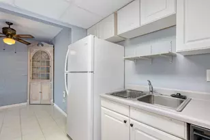 208 E Bailey Road E, Naperville, IL 60565 - Photo 6